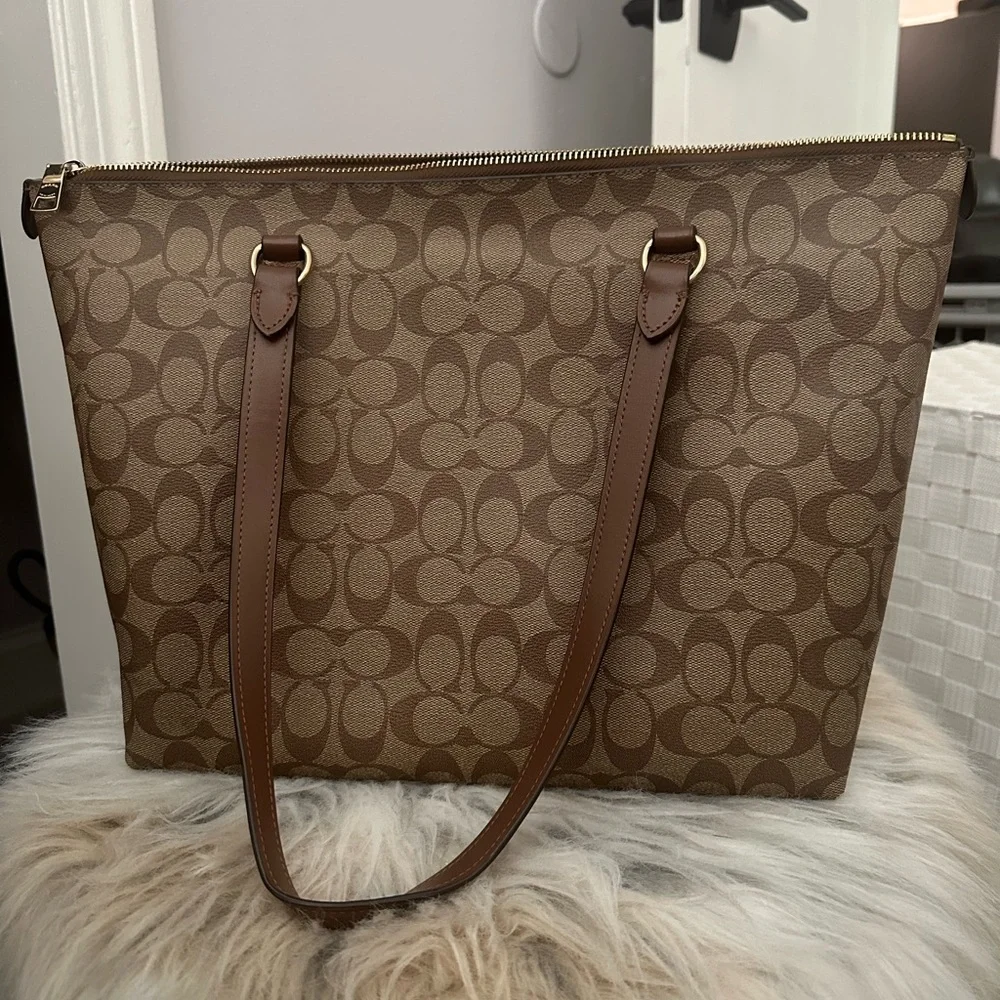 Coach Purse - Picture 2 of 5